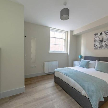 Hereford City Centre - Apartment 4, Isabella House - Modern Apartment In The Heart Of The City - Sleeps 4 Guests - Hosted By Rentmyhouse Eksteriør bilde